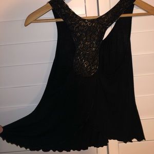 Sold❌ Super cute tank- open back